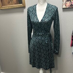 Chic Black and Green Long Sleeve Wrap Dress